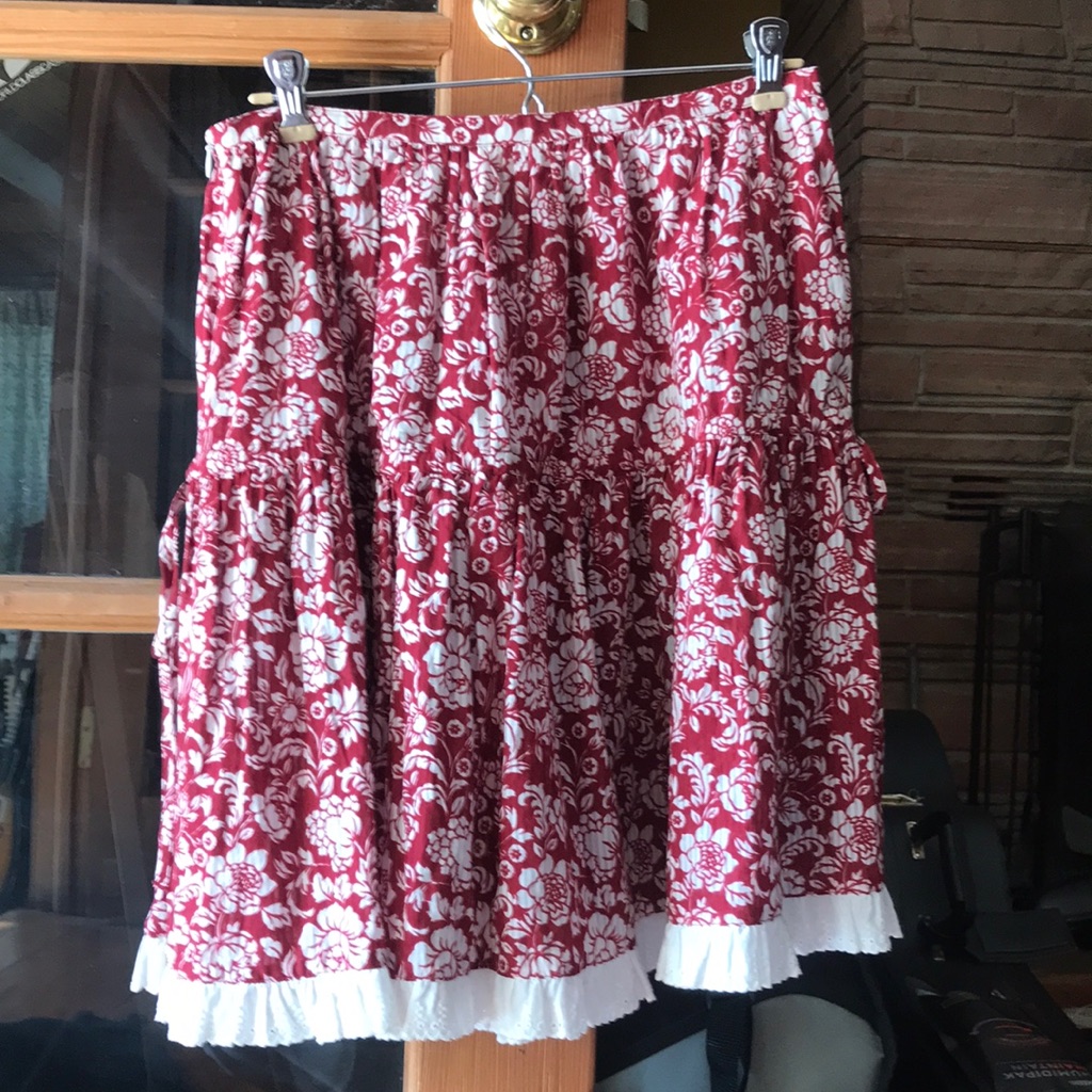 Chloe Floral Tiered Red Skirt With White Eyelet Trim See By Chloe